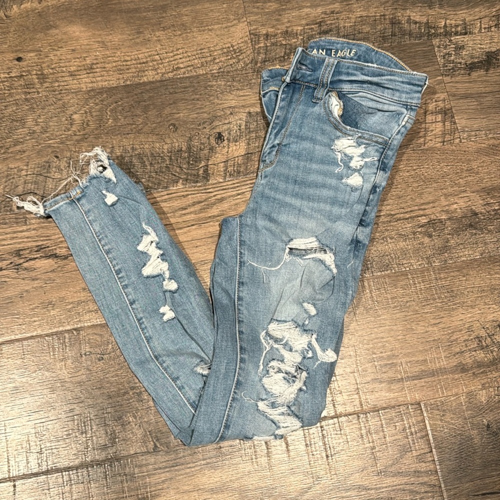American Eagle Hi-Rise Ripped Destroyed Jegging Crop in Light Wash
